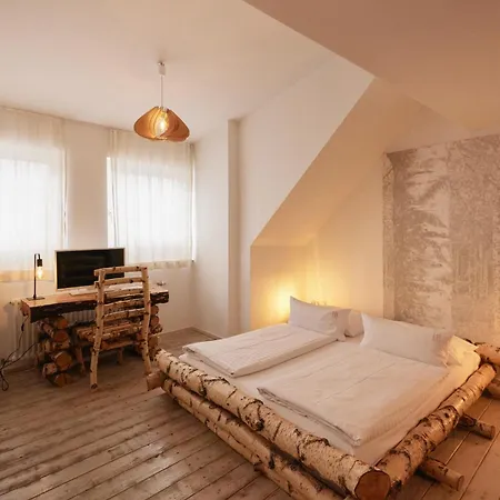 Hotel 18arts - Living In A Gallery!