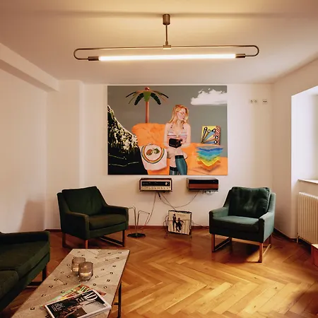 18arts - Living In A Gallery! Hotel Kolonia