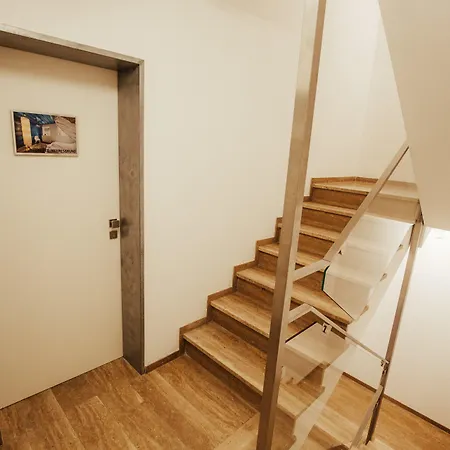 ホテル 18arts - Living In A Gallery!