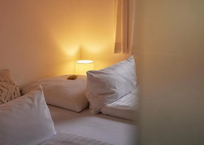 18arts - Living In A Gallery! Hotel