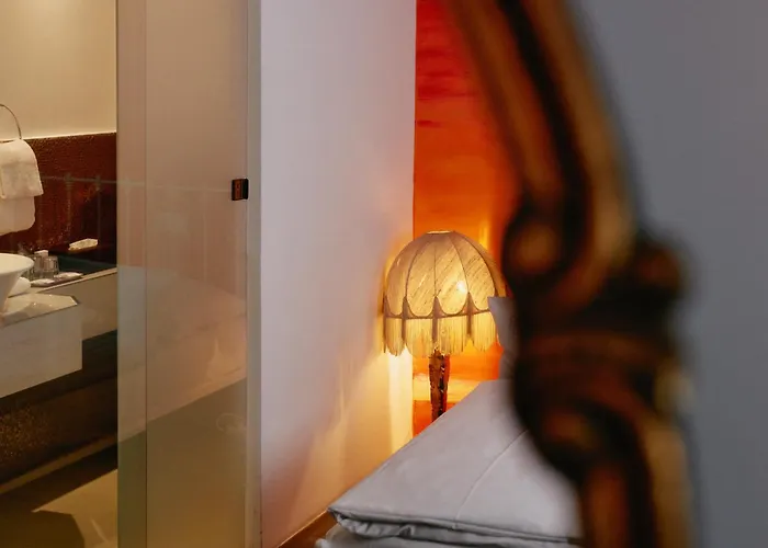 18arts - Living In A Gallery! Hotel