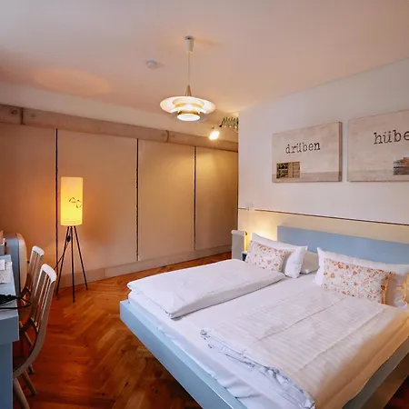 18arts - Living In A Gallery! Otel Köln