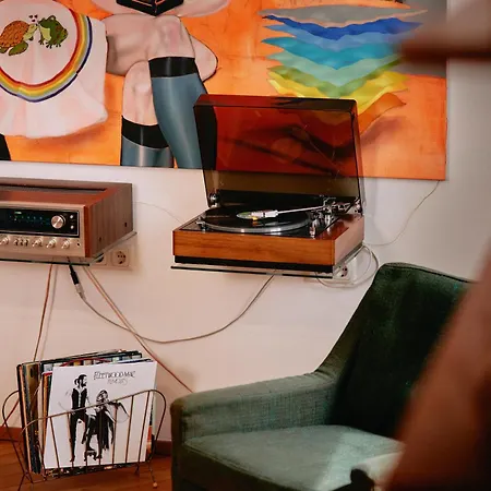 فندق 18arts - Living In A Gallery!