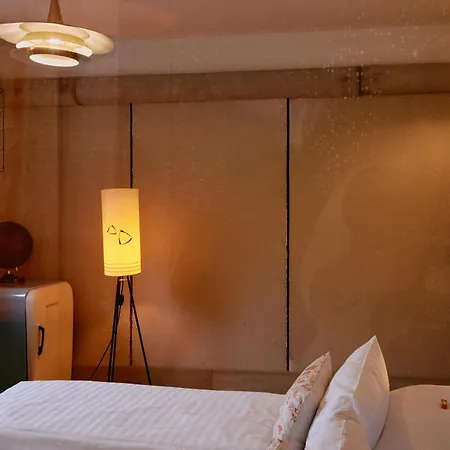 Otel 18arts - Living In A Gallery! 4*