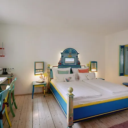 Otel 18arts - Living In A Gallery! Köln