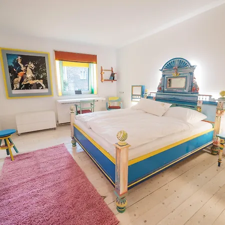 18arts - Living In A Gallery! Köln