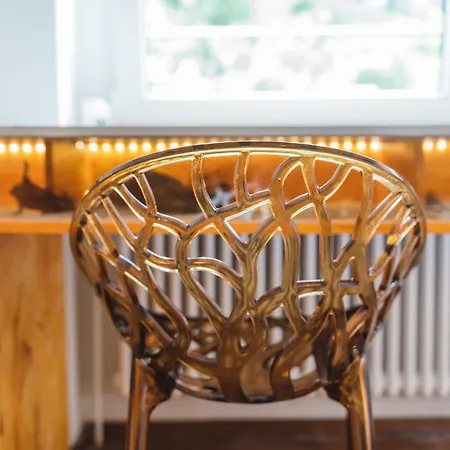 18arts - Living In A Gallery! 4*