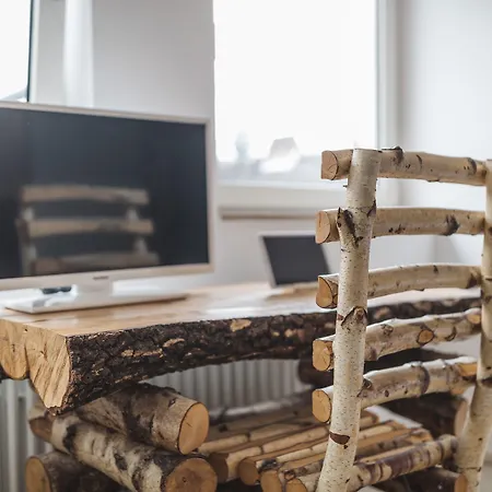 18arts - Living In A Gallery! 4*