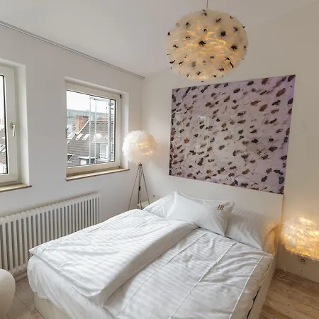 18arts - Living In A Gallery! 4*