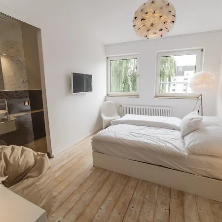 18arts - Living In A Gallery! Otel Köln