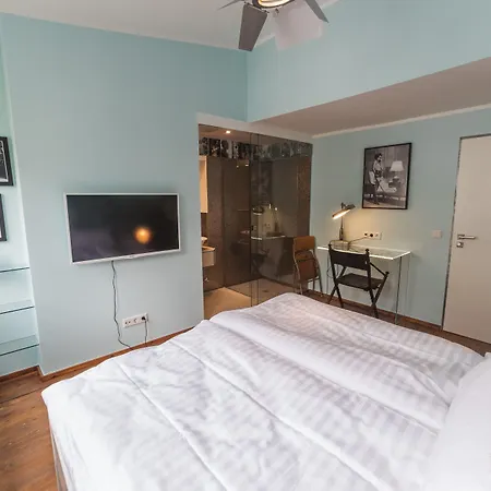 18arts - Living In A Gallery! Köln