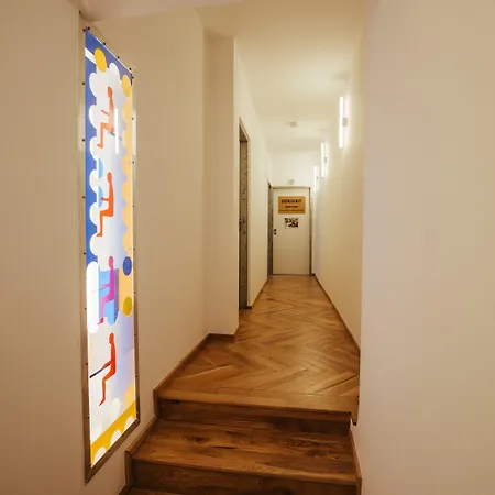 Otel 18arts - Living In A Gallery! 4*