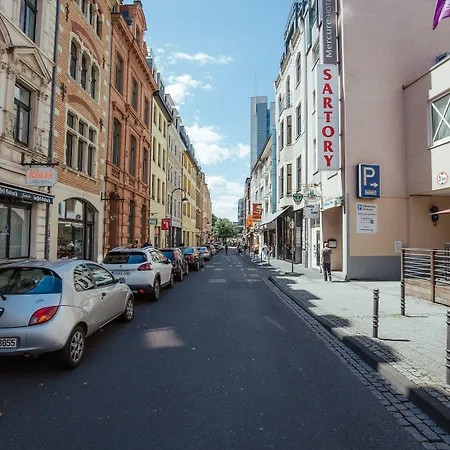 Otel 18arts - Living In A Gallery! 4*