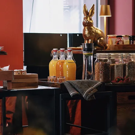 18arts - Living In A Gallery! كولونيا