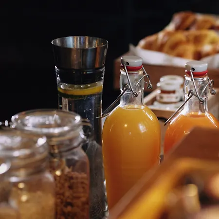 18arts - Living In A Gallery! Otel Köln