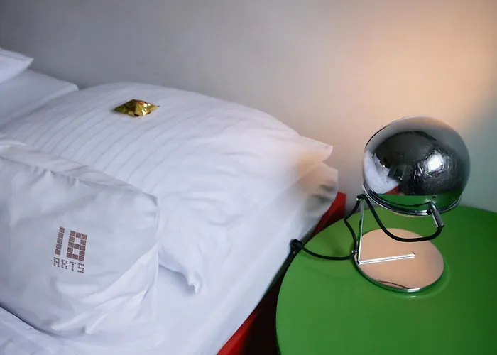 18arts - Living In A Gallery! Hotel