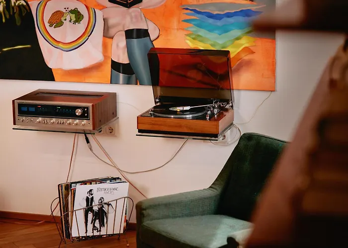 酒店 18arts - Living In A Gallery!