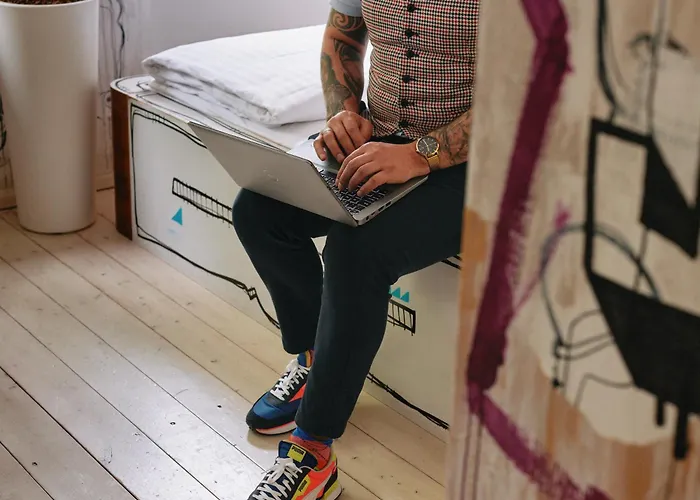 18arts - Living In A Gallery! 4* Cologne