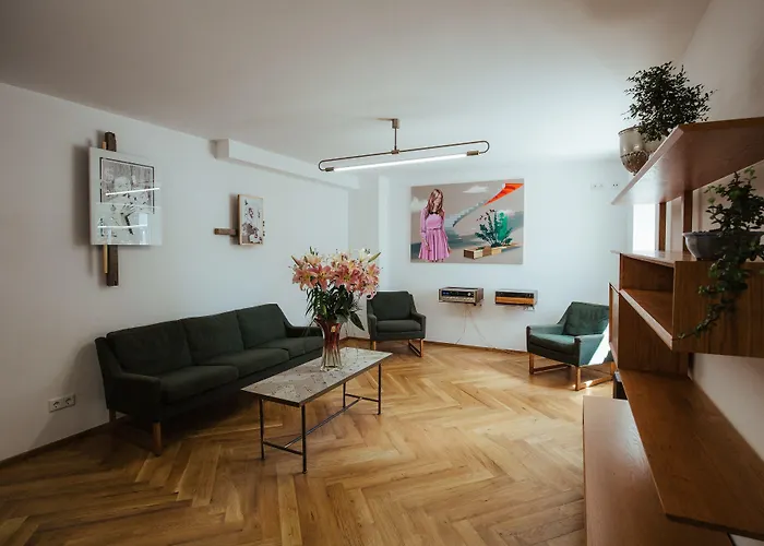 Hotel 18arts - Living In A Gallery! 4*