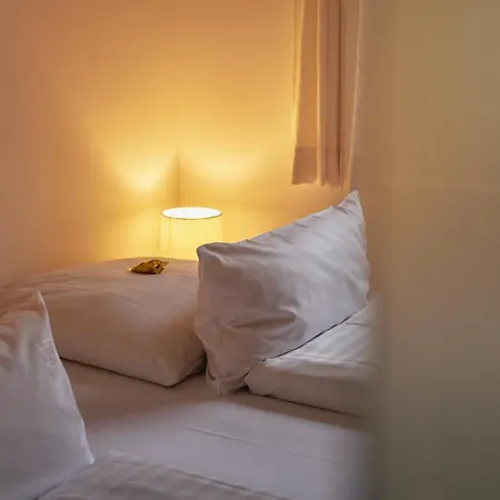 18arts - Living In A Gallery! Hotel