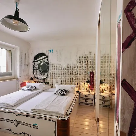 Hotel 18arts - Living In A Gallery! 4*