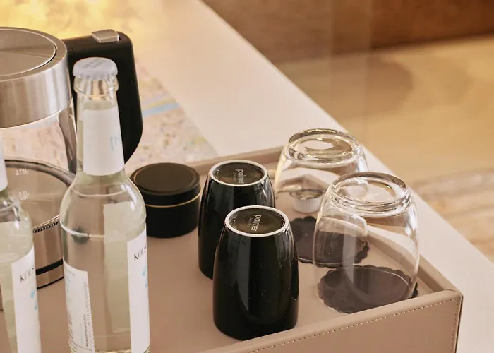 Hotel 18arts - Living In A Gallery! 4*