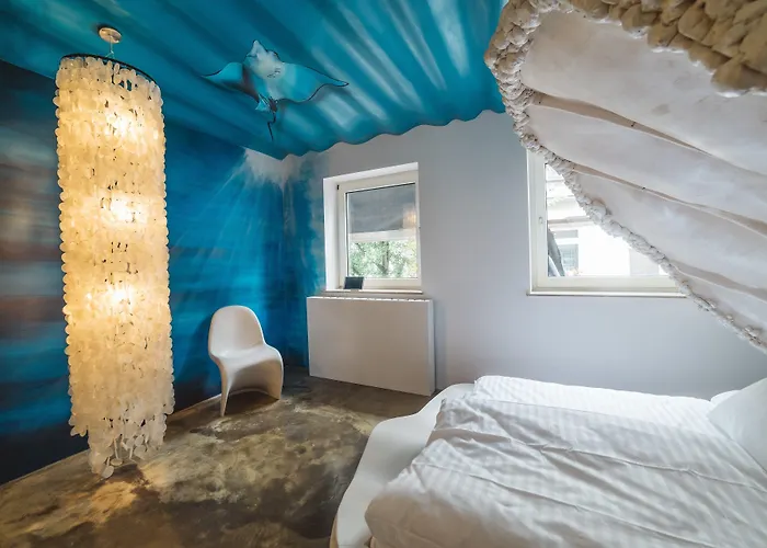 Hotel 18arts - Living In A Gallery! 4*