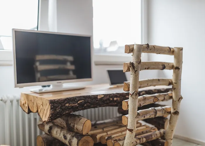 18arts - Living In A Gallery! 4*