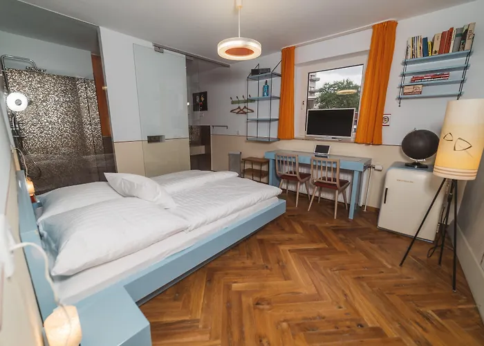 Hotel 18arts - Living In A Gallery!