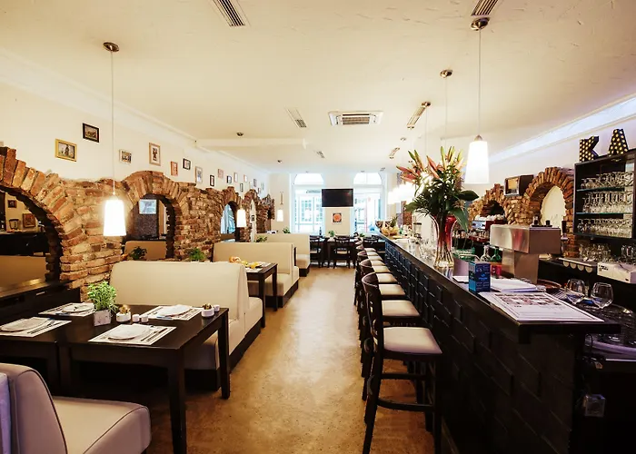 Hotel 18arts - Living In A Gallery! 4*