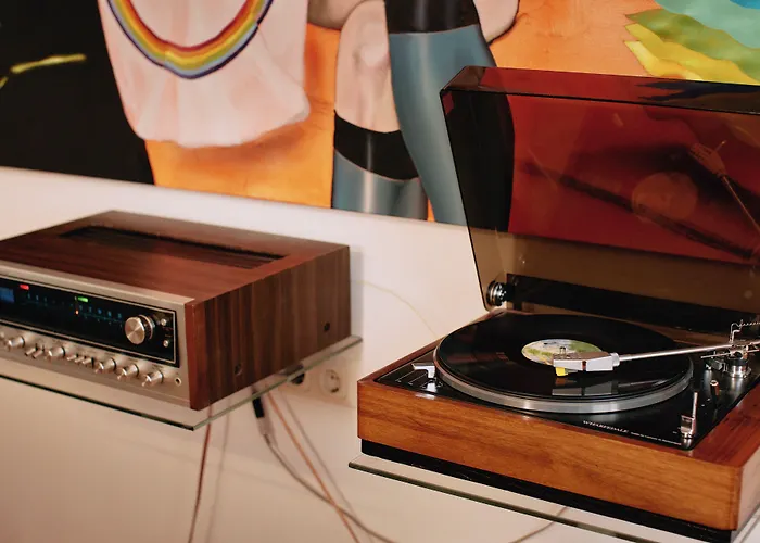 18arts - Living In A Gallery! 4* Keulen