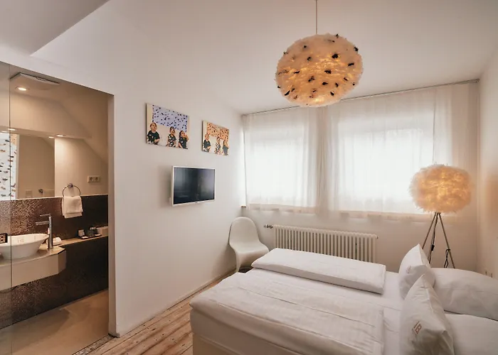 Hotel 18arts - Living In A Gallery!