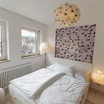 18arts - Living In A Gallery! 4*