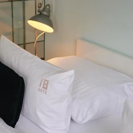 18arts - Living In A Gallery! Hotel Cologne