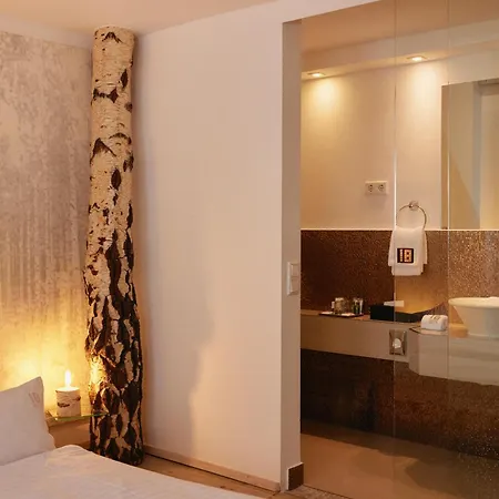 18arts - Living In A Gallery! 4* Cologne