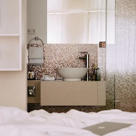 18arts - Living In A Gallery! Hotel Cologne