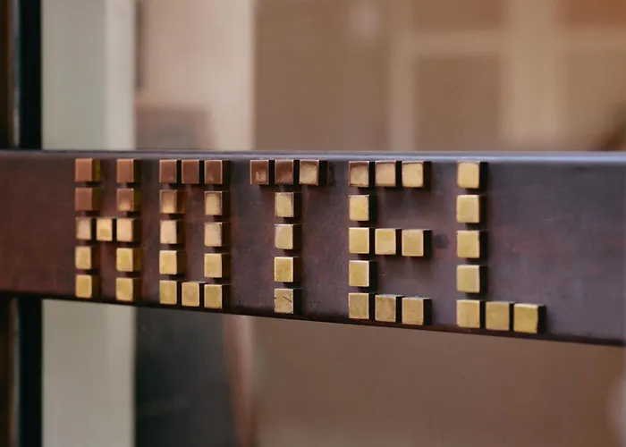 18arts - Living In A Gallery!