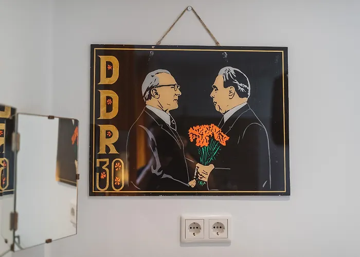 ホテル 18arts - Living In A Gallery! 4*